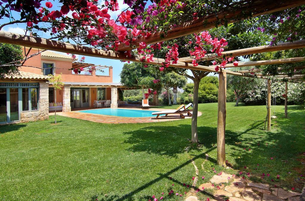 Vouliagmeni Villa Атина Екстериор снимка